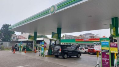 Alamat lengkap SPBU BP-AKR di tempat tempat Surabaya kemudian biaya BBM Maret 2025