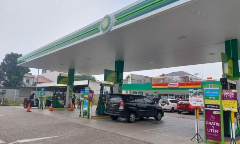 Alamat lengkap SPBU BP-AKR di tempat tempat Surabaya kemudian biaya BBM Maret 2025