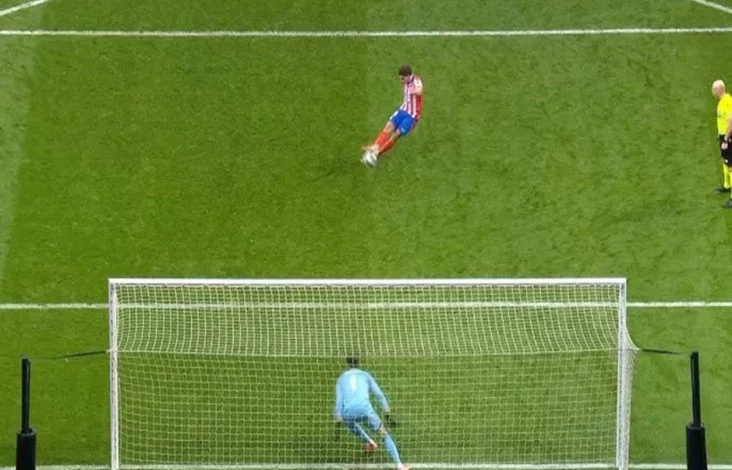 Kenapa Gol Penalti Double Kick Julian Alvarez Dianulir di dalam area Adu Penalti Atletico Madrid vs Real Madrid?