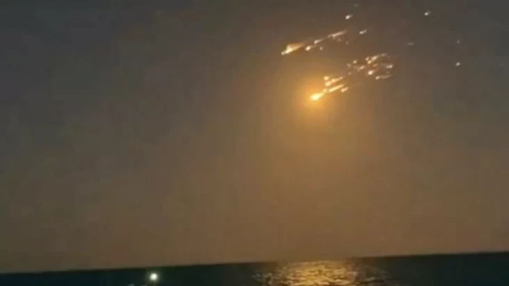 Meluncur Tak Terkendali, Roket SpaceX Meledak di Luar Angkasa