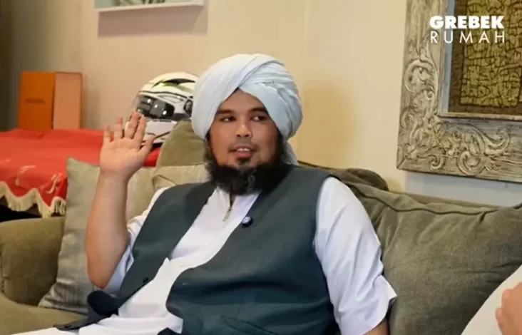 Ustaz Derry Sulaiman Sebut Denny Sumargo kemudian Willie Salim Akan Segera Mualaf