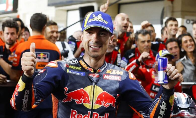 Maverick Vinales tetap rayakan podium walau terkena penalti