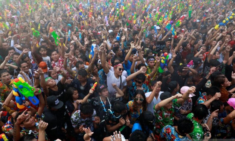 Mengenal Songkran, festival air terpopuler ke di Thailand