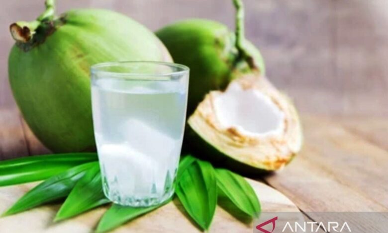 8 minuman alami efektif bantu basmi lemak pada perut