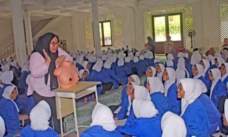 YKPI sosialisasikan upaya deteksi dini karsinoma dada ke pesantren
