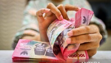 Rupiah menguat dipengaruhi pelemahan data kegiatan dunia usaha Negeri Paman Sam